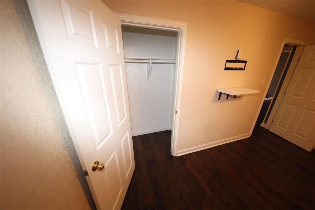2204 Towne North Drive Property Photo 8