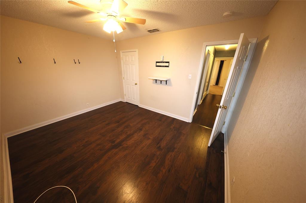 2204 Towne North Drive Property Photo 9
