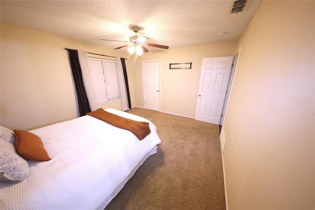 2204 Towne North Drive Property Photo 17