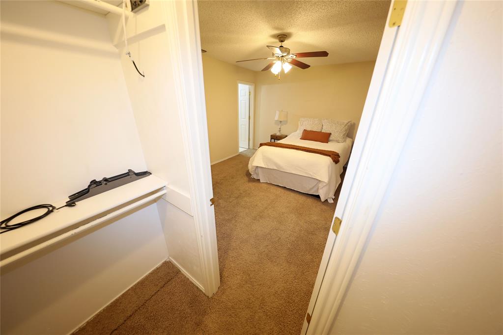 2204 Towne North Drive Property Photo 18