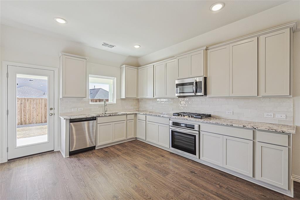 3907 Sky Drive Property Photo 2