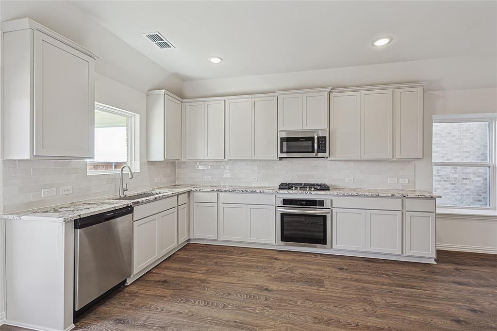 3907 Sky Drive Property Photo 3