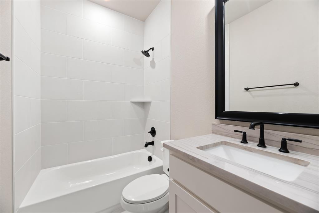 1080 Julian Drive Property Photo 23