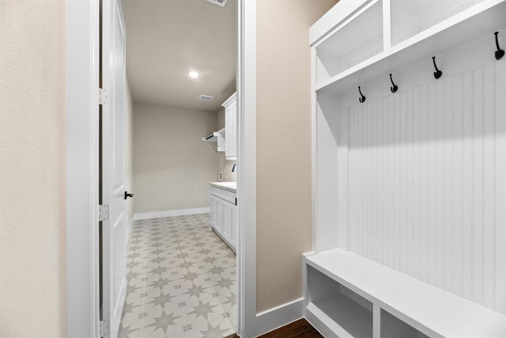 1080 Julian Drive Property Photo 26