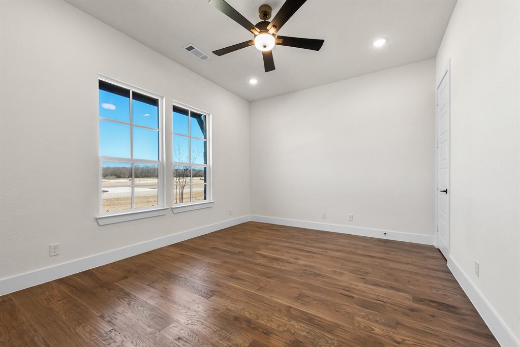 1030 Julian Drive Property Photo 12