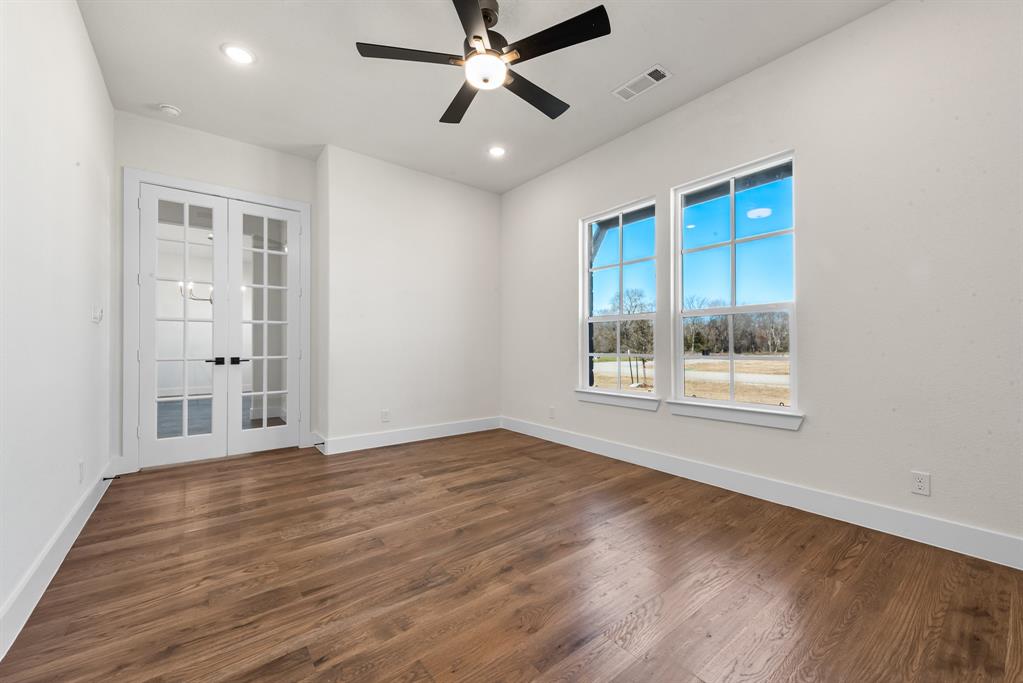 1030 Julian Drive Property Photo 13