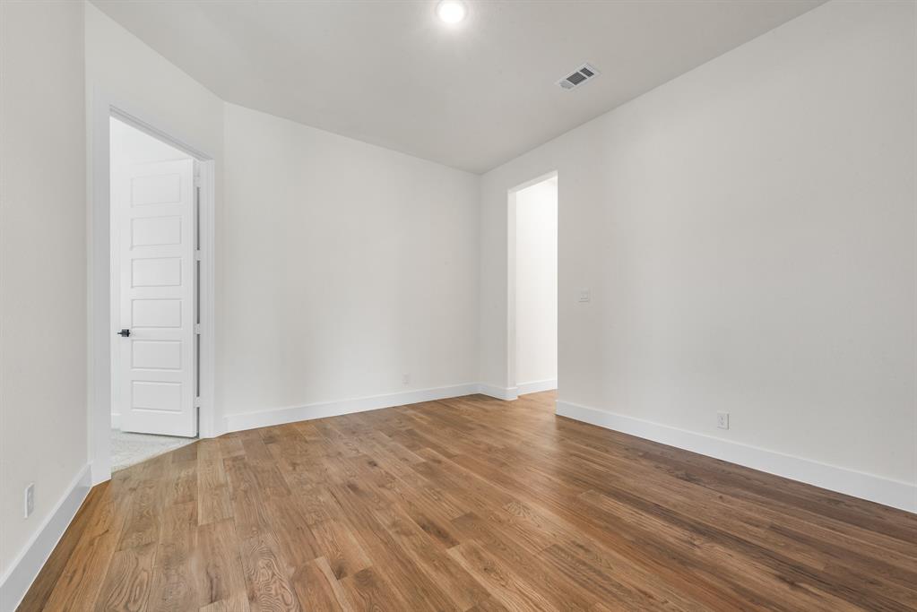 1030 Julian Drive Property Photo 34