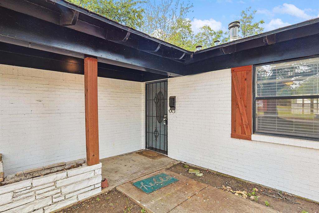 2120 Nottingham Boulevard Property Photo 4