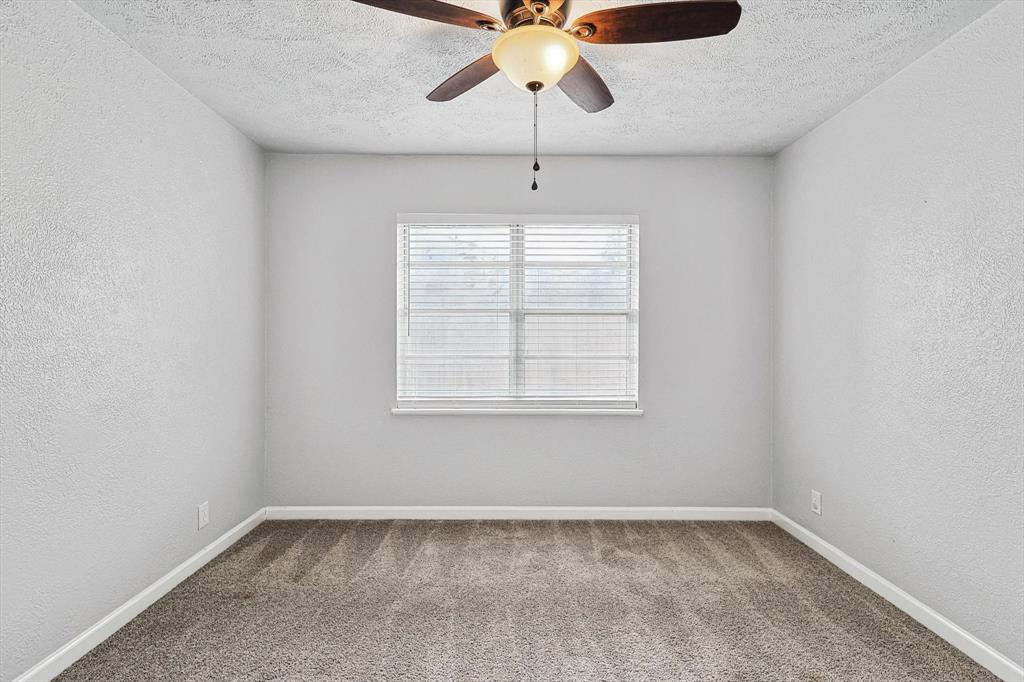 2120 Nottingham Boulevard Property Photo 24