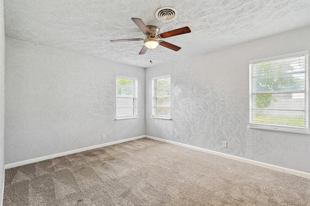 2120 Nottingham Boulevard Property Photo 26