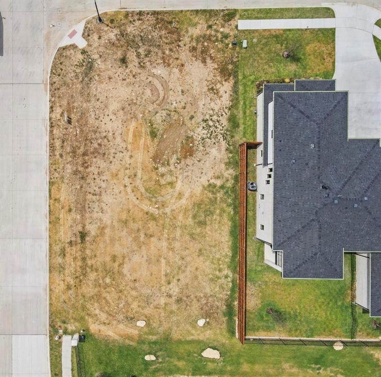 200 Utopia Court Property Photo 4