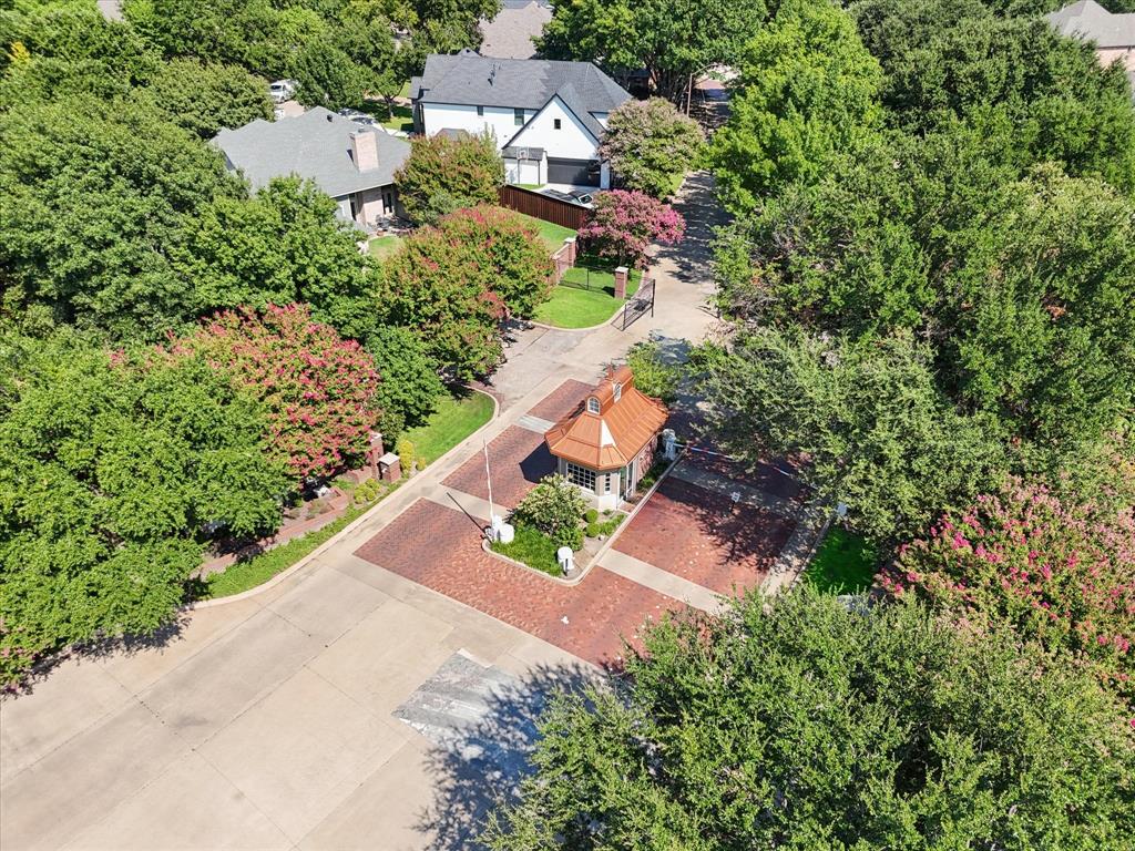 2889 Oakbriar Trail Property Photo 3