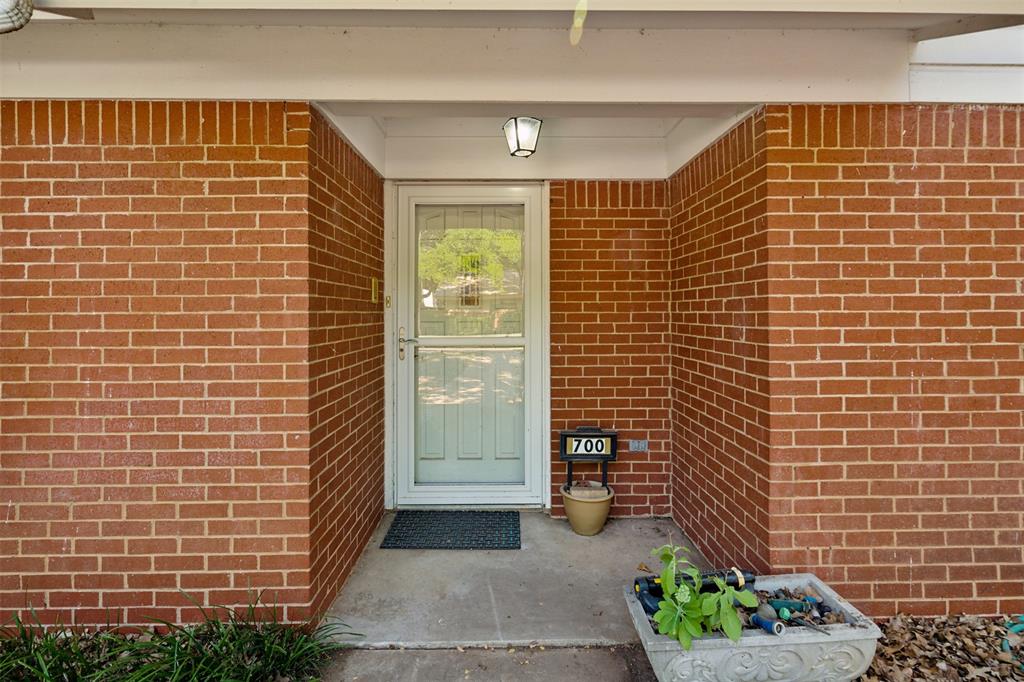 700 Cedar Street Property Photo 8