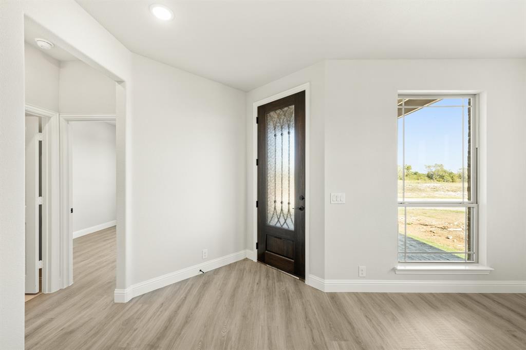 212 Rosewood Drive Property Photo 4