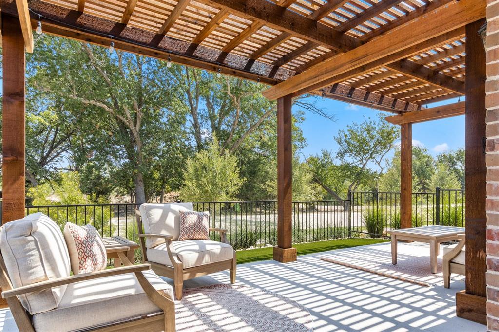8314 Cottonwood Creek Trail Property Photo 4
