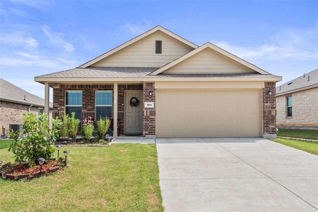 1519 River Crossing Drive Property Photo 2