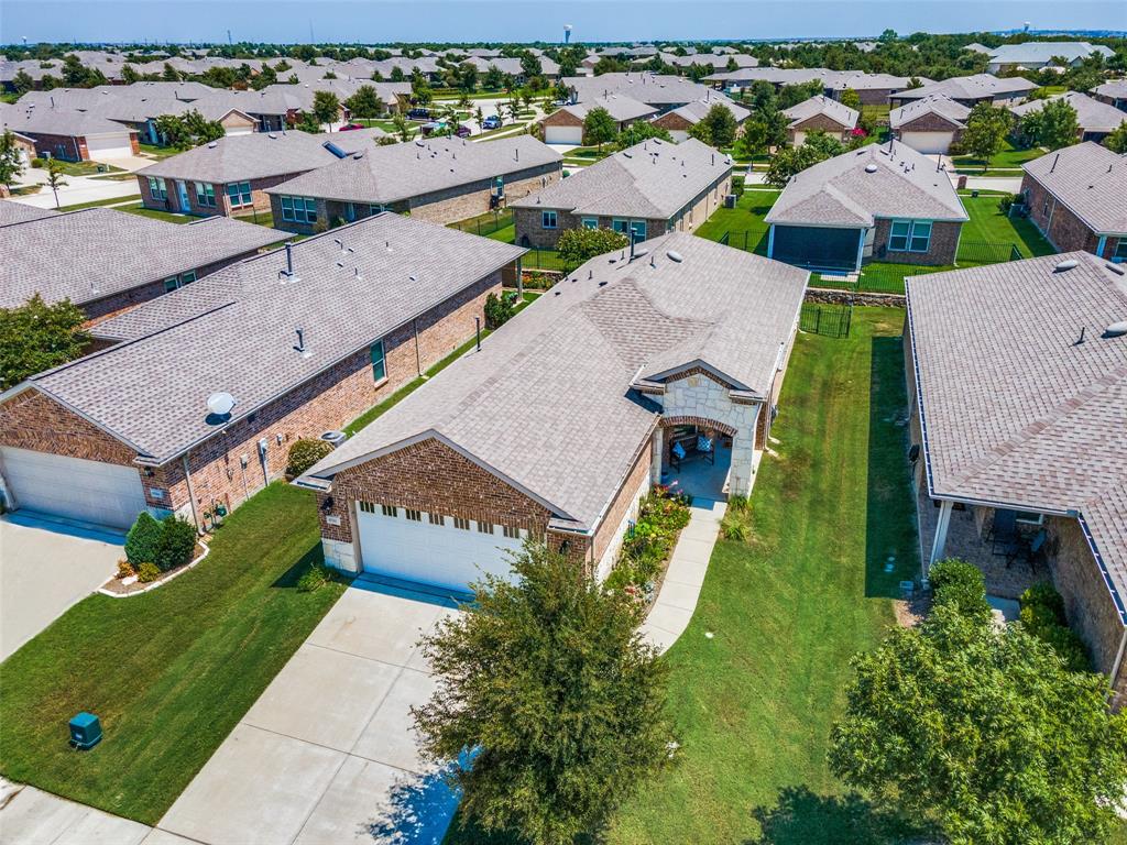6726 Hickory Creek Drive Property Photo 2