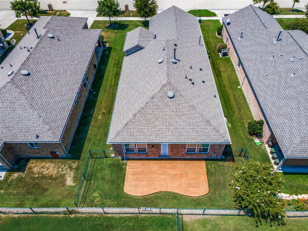 6726 Hickory Creek Drive Property Photo 11