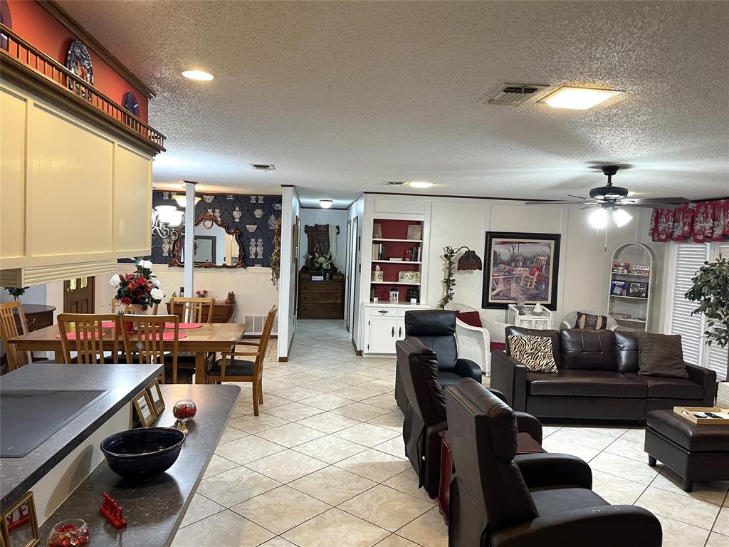 403 N Hall Street Property Photo 7