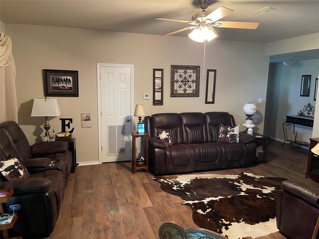 403 N Hall Street Property Photo 29