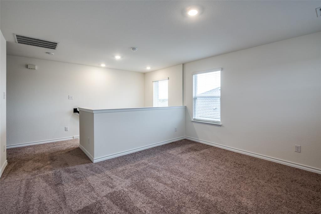 635 Windsor Drive Property Photo 14