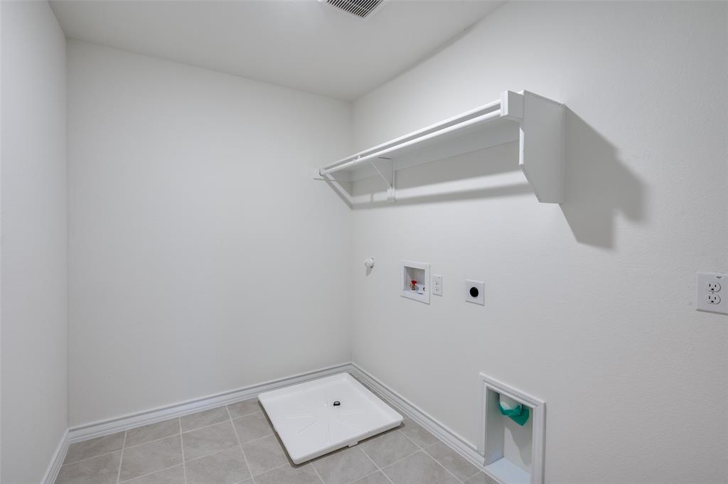 635 Windsor Drive Property Photo 23