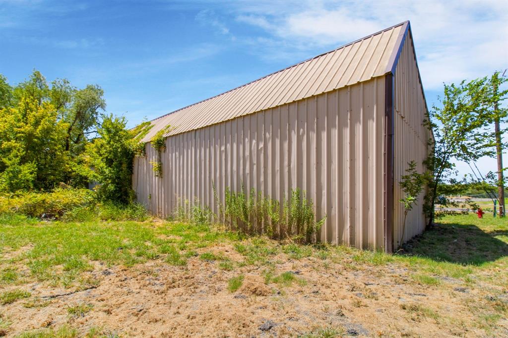 101 E Cook Street Property Photo 25