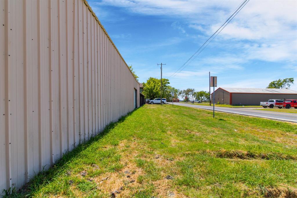 101 E Cook Street Property Photo 27