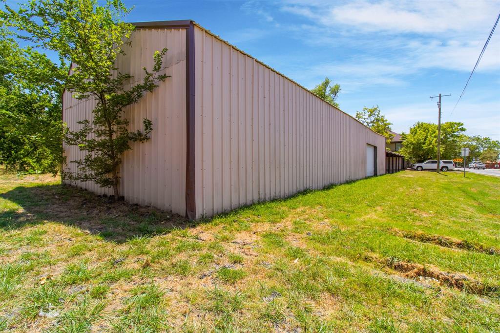 101 E Cook Street Property Photo 28
