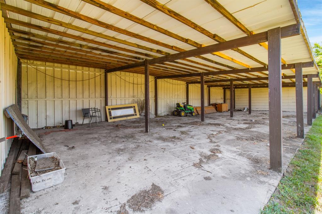 101 E Cook Street Property Photo 29