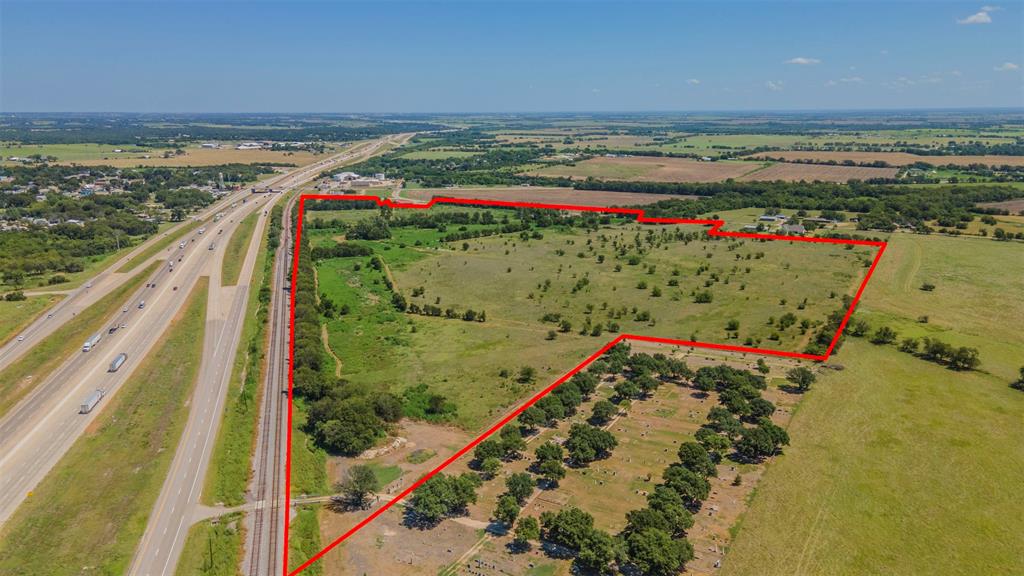 0000 Interstate 35 Property Photo 2