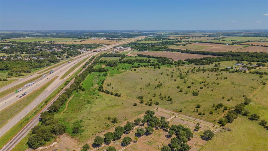 0000 Interstate 35 Property Photo 4