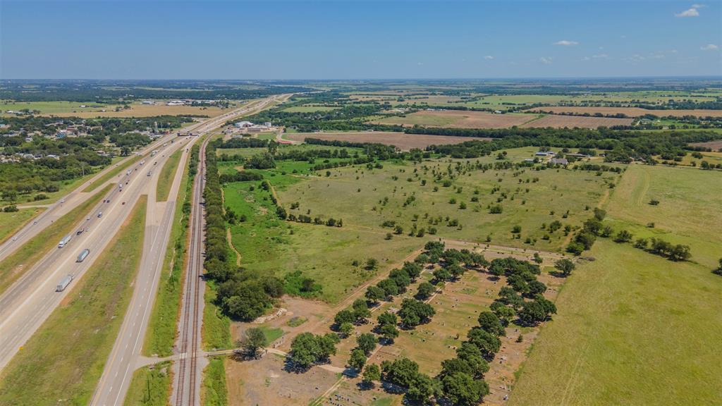 0000 Interstate 35 Property Photo 5
