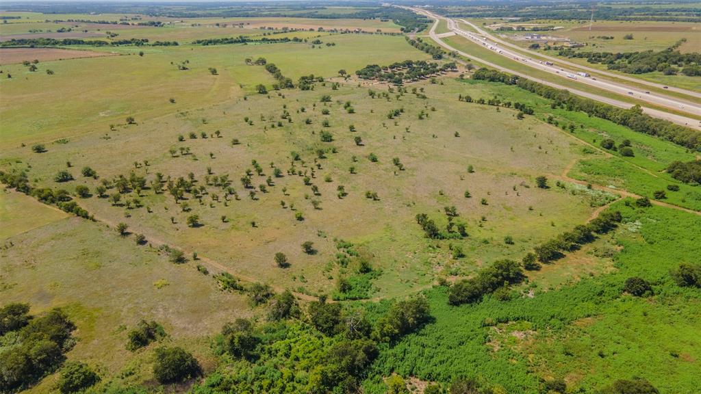 0000 Interstate 35 Property Photo 7