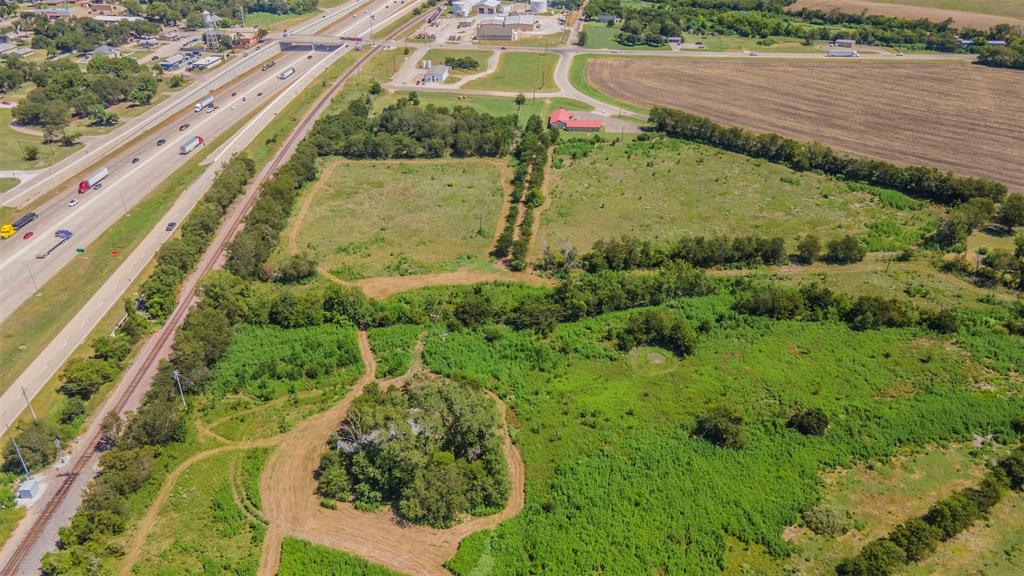 0000 Interstate 35 Property Photo 11