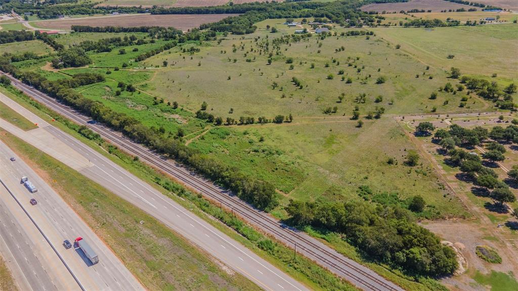 0000 Interstate 35 Property Photo 14