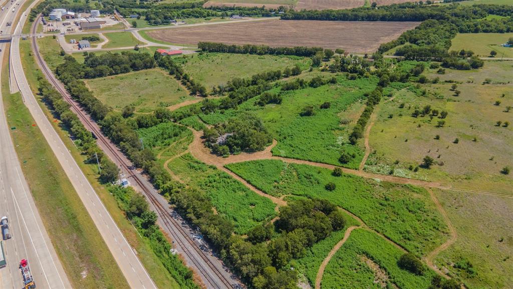 0000 Interstate 35 Property Photo 15