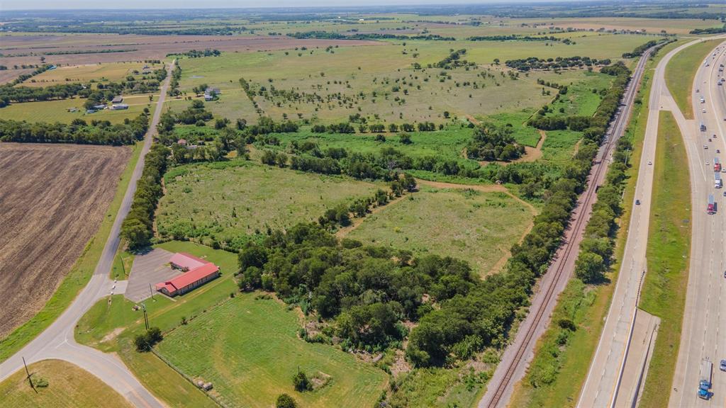 0000 Interstate 35 Property Photo 16