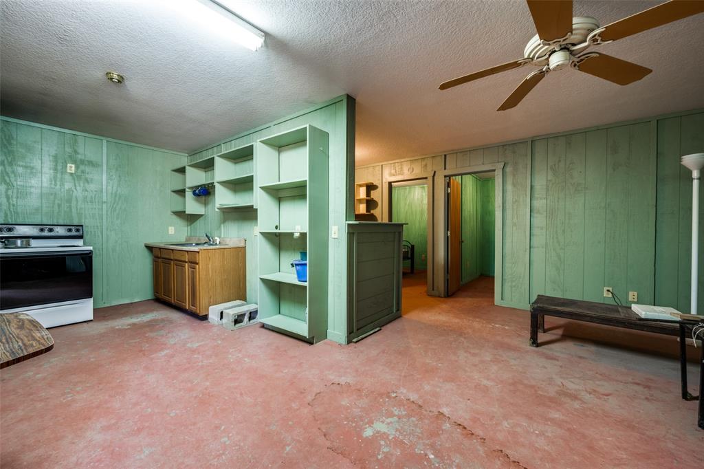 2080 County Road 2445 Property Photo 25