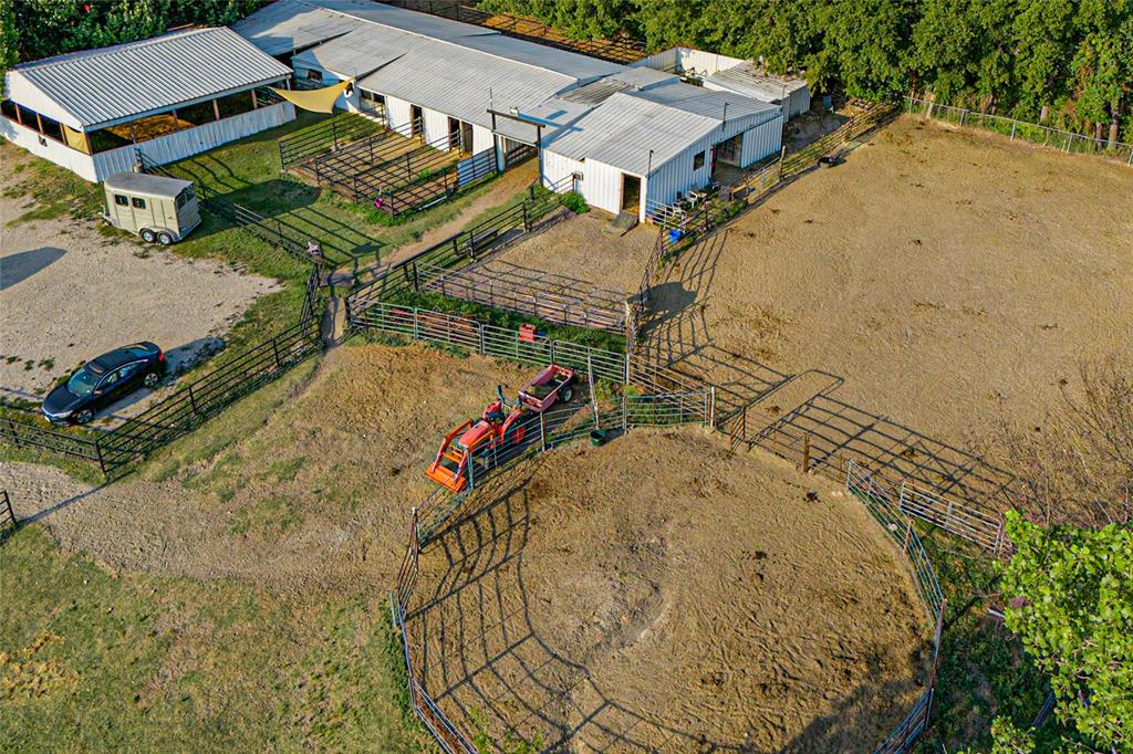 5525 Lyons Road Property Photo 3