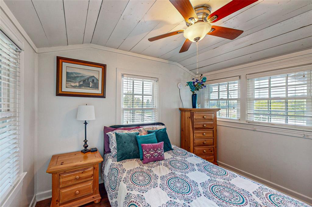 5525 Lyons Road Property Photo 15
