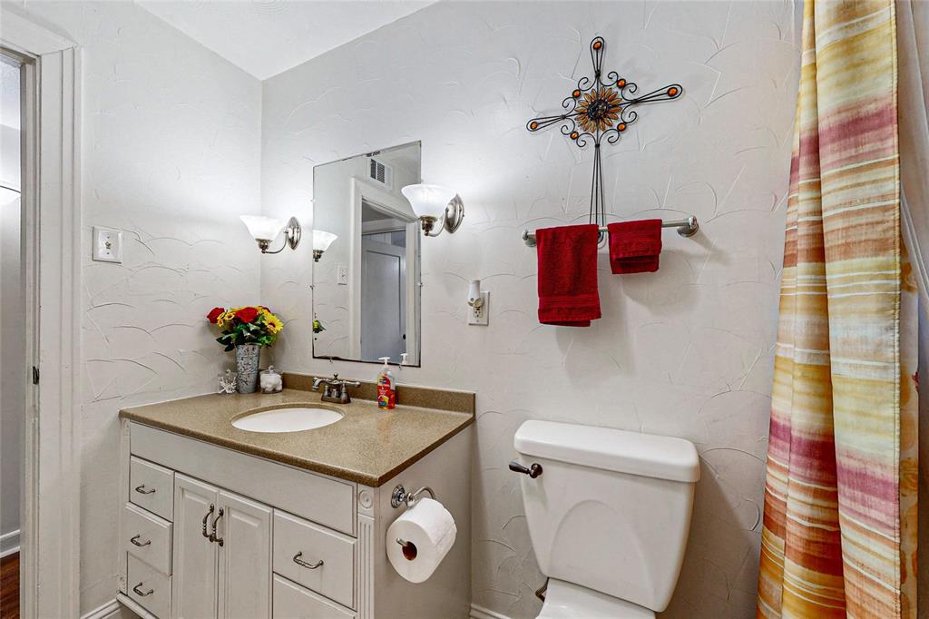 5525 Lyons Road Property Photo 16