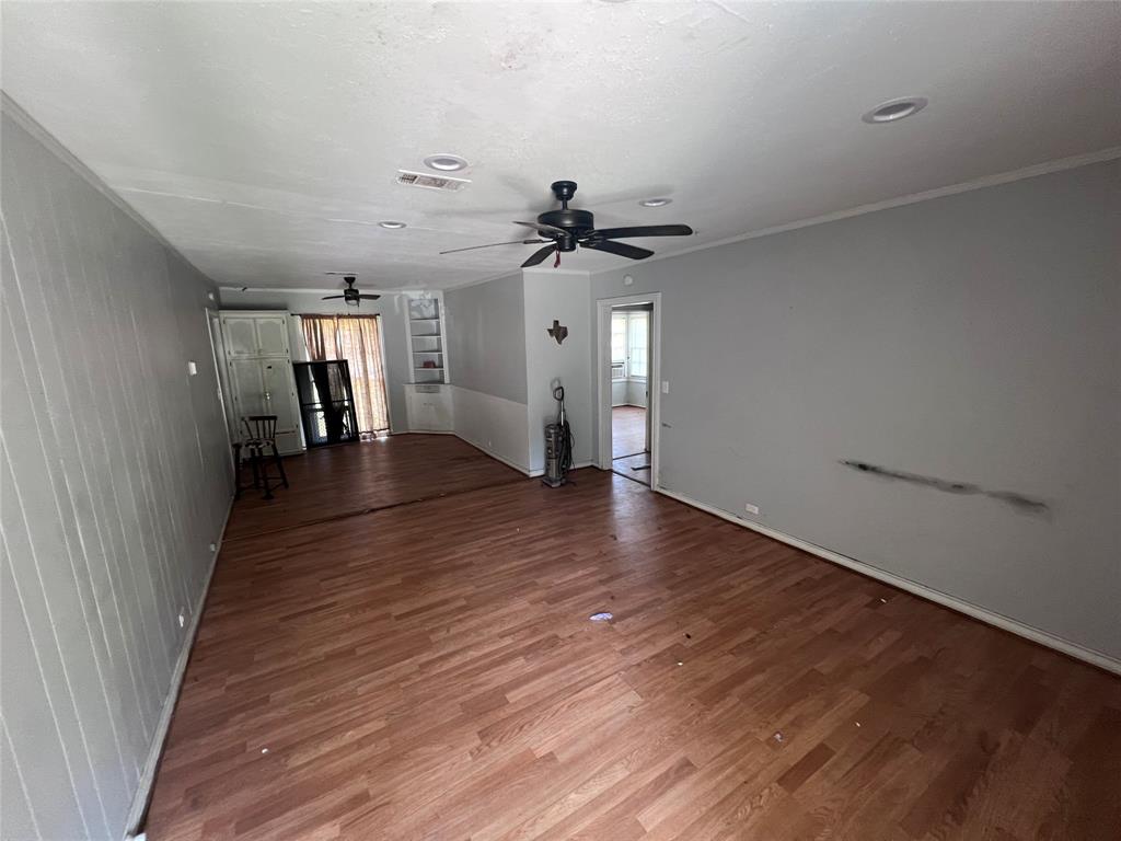 801 W Navasota Property Photo 2