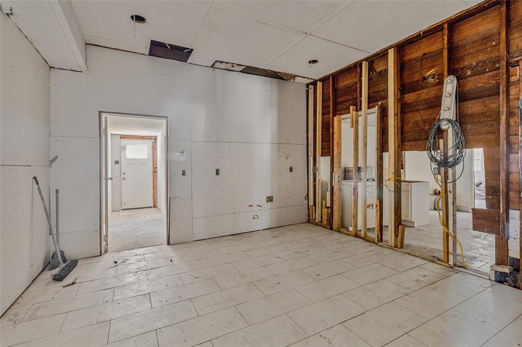 902 N Frances Street Property Photo 11