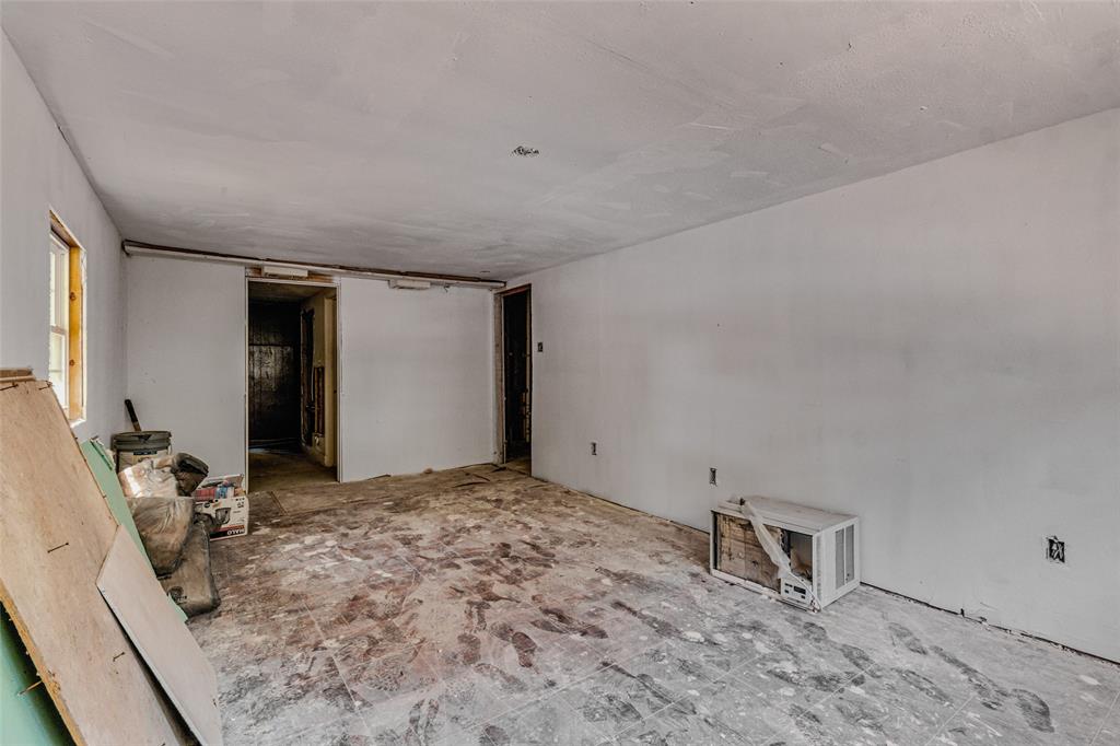902 N Frances Street Property Photo 23