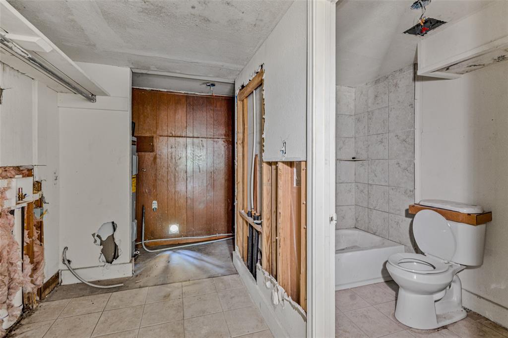 902 N Frances Street Property Photo 24