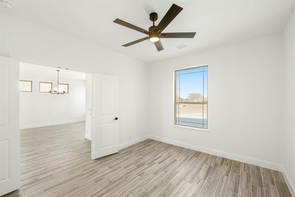 383 Crystal Lake Lane Property Photo 5