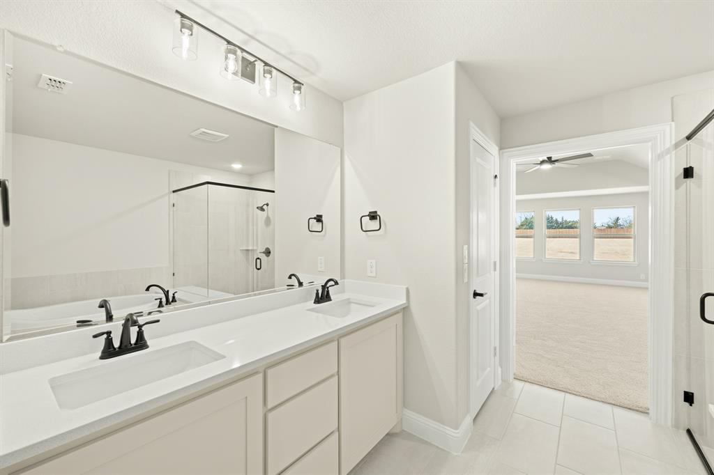403 Crystal Lake Lane Property Photo 25