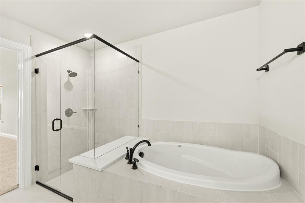 403 Crystal Lake Lane Property Photo 26