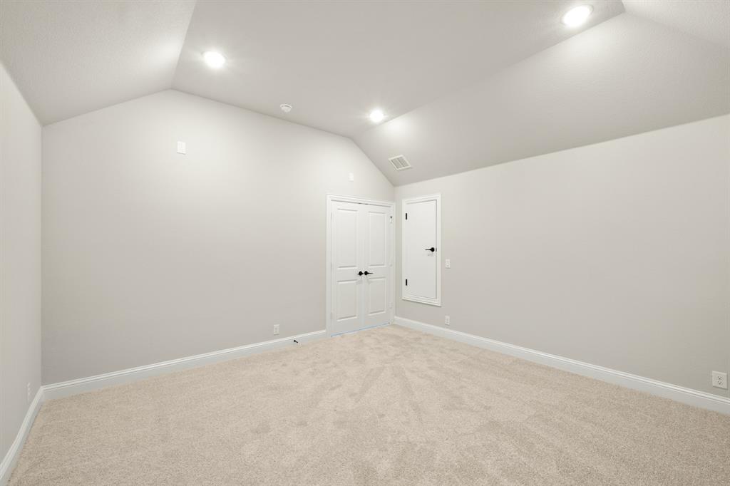 403 Crystal Lake Lane Property Photo 32